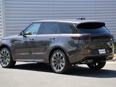 New 2026 Land Rover Range Rover Sport Dynamic SE AWD/4WD image 2