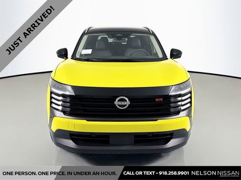 Certified 2025 Nissan Kicks SR image 2