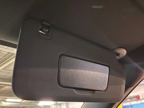 Used 2023 Chevrolet Traverse LT image 27