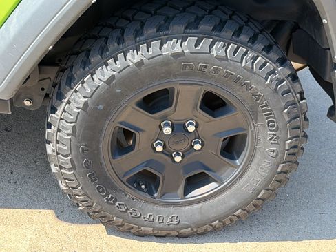 Used 2025 Jeep Wrangler Sport AWD/4WD image 11