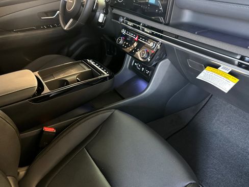 New 2026 Hyundai Tucson Limited AWD/4WD image 16
