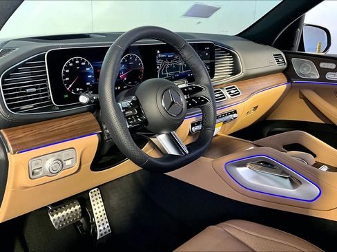 New 2026 Mercedes-Benz GLS 450 4MATIC image 9