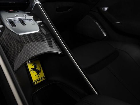 Used 2024 Ferrari Roma Spider image 37