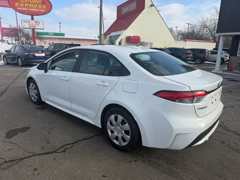 Used 2021 Toyota Corolla LE image 8