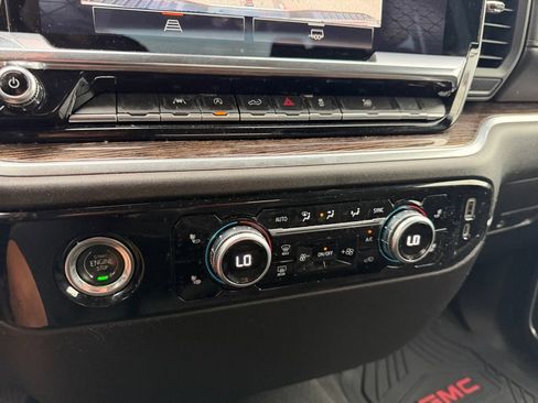 Used 2022 GMC Sierra 1500 SLE AWD/4WD image 28