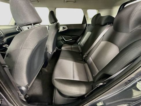 Used 2025 Kia Soul LX w/ LX Technology Package FWD image 22