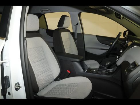 Used 2024 Chevrolet Equinox LT FWD image 27