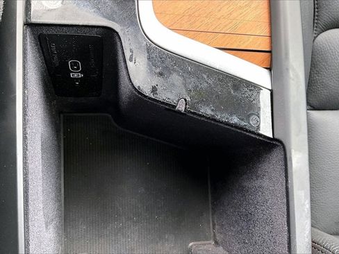 Used 2023 Volvo XC90 B6 Plus w/ Protection Package Premier image 16