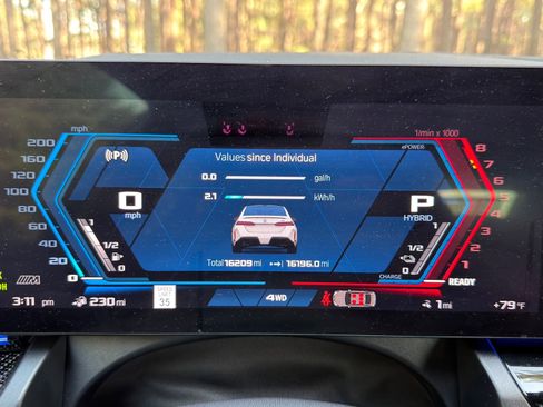 Used 2025 BMW M5 w/ Carbon Package AWD/4WD image 26