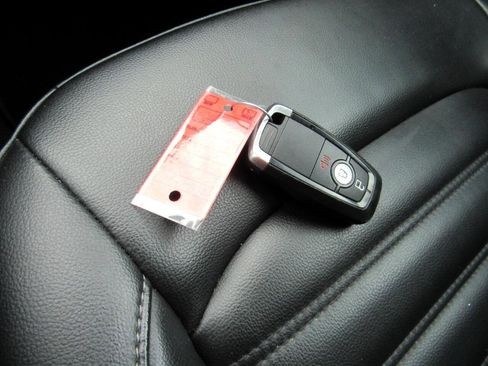 Used 2024 Ford Edge SEL image 14