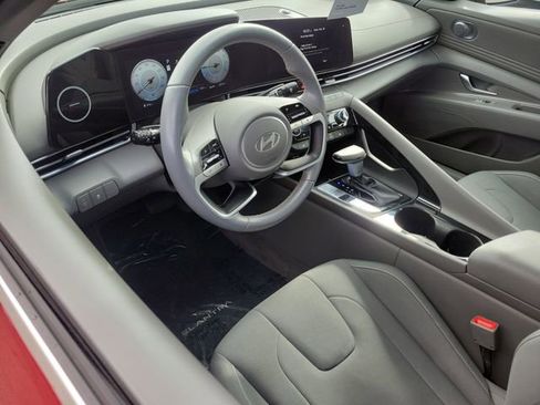 Certified 2024 Hyundai Elantra SEL w/ Convenience Package image 6