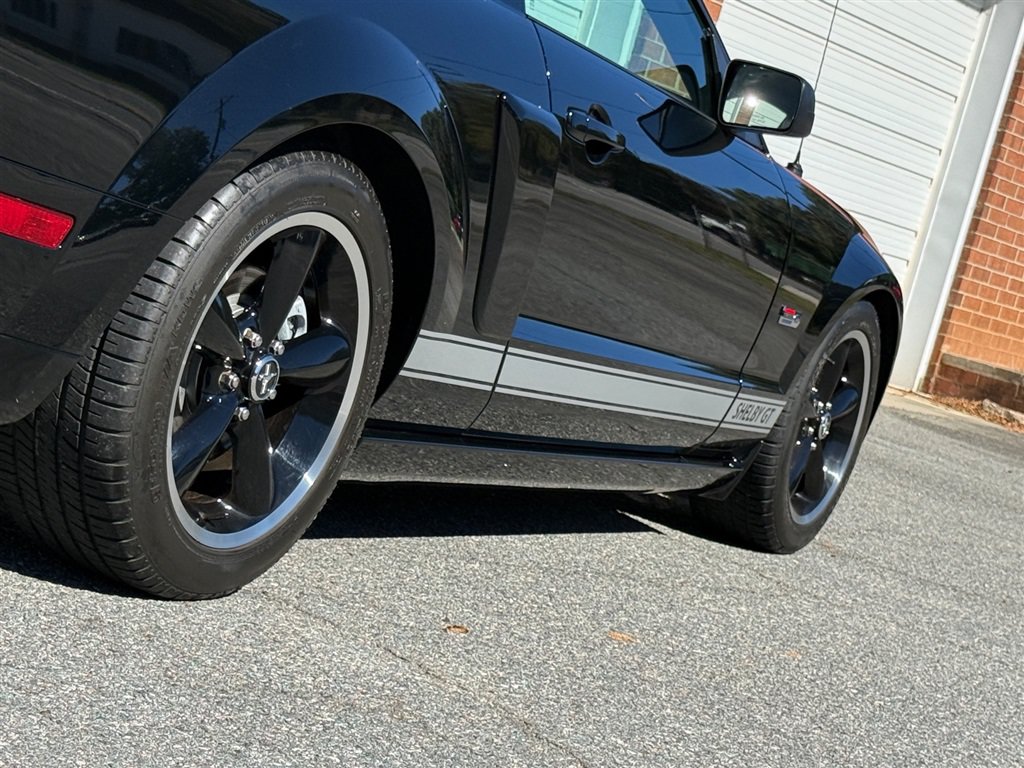 Used 2007 Ford Mustang GT RWD image 37