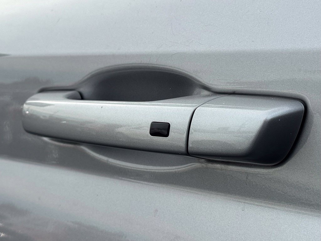 Used 2024 Hyundai Venue SEL FWD image 13