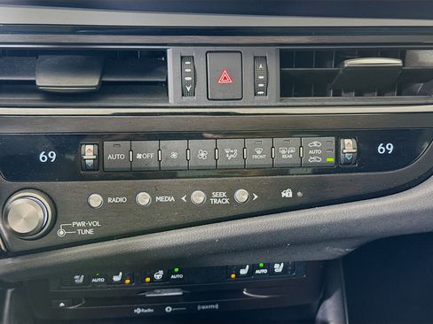 Certified 2022 Lexus ES 350 w/ Premium Package image 18