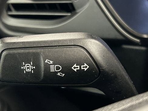 Used 2020 Ford Escape SE image 24