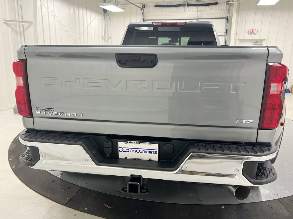 Used 2025 Chevrolet Silverado 3500 LTZ w/ LTZ Convenience Package AWD/4WD image 6