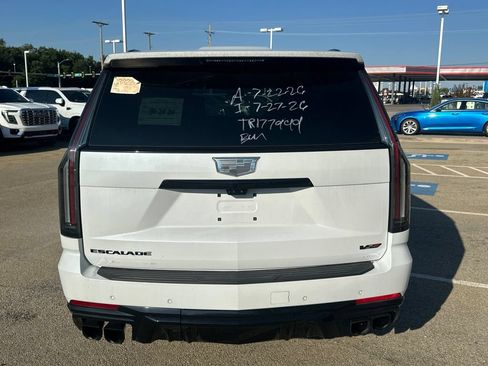 Used 2026 Cadillac Escalade V w/ LPO, ONYX Package AWD/4WD image 4