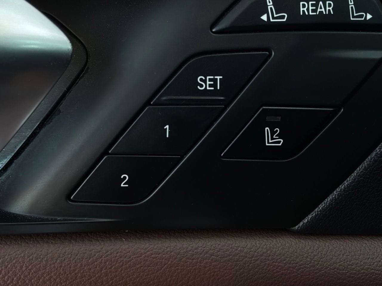 Used 2020 BMW X7 xDrive40i w/ Premium Package AWD/4WD image 40