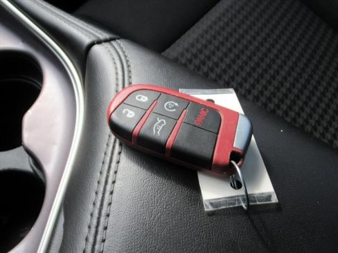 Used 2019 Dodge Challenger SXT image 26