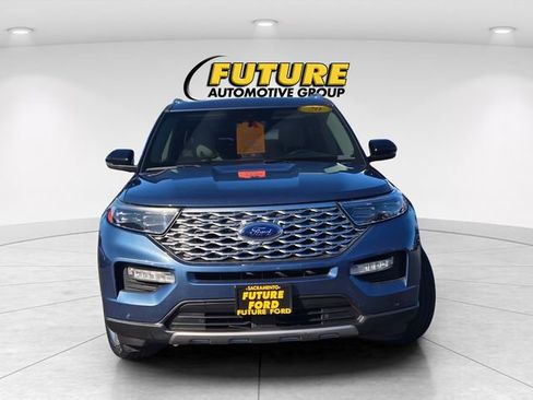 Used 2020 Ford Explorer Platinum w/ Premium Technology Package AWD/4WD image 2