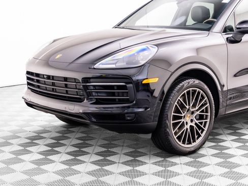 Certified 2023 Porsche Cayenne Platinum Edition AWD/4WD image 39