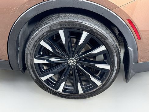Certified 2024 Toyota Crown Platinum AWD/4WD image 9