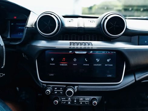 Used 2020 Ford Mustang Shelby GT500 w/ Technology Package image 51