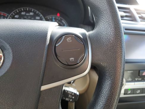 Used 2012 Toyota Camry LE image 23