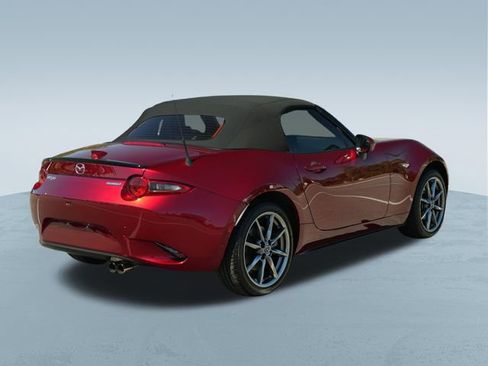 Used 2023 MAZDA MX-5 Miata Grand Touring RWD image 9