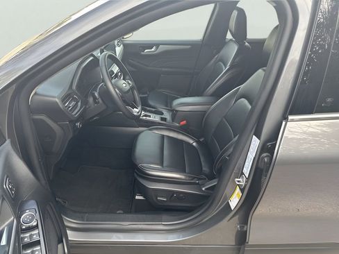 Used 2025 Ford Escape Platinum AWD/4WD image 17
