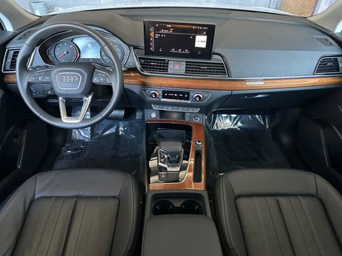 Used 2023 Audi Q5 2.0T Premium w/ Convenience Package image 3