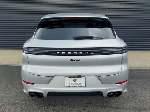New 2025 Porsche Cayenne Turbo image 23
