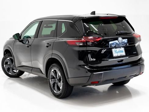 Used 2025 Nissan Rogue SV AWD/4WD image 31