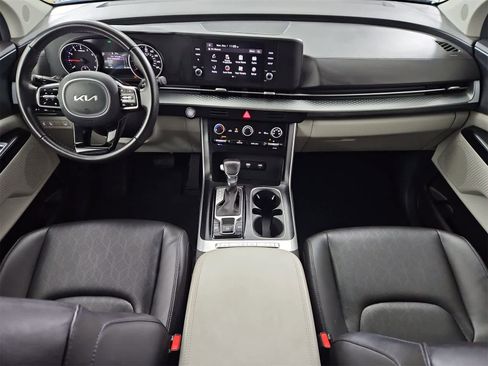 Used 2023 Kia Carnival LX image 15
