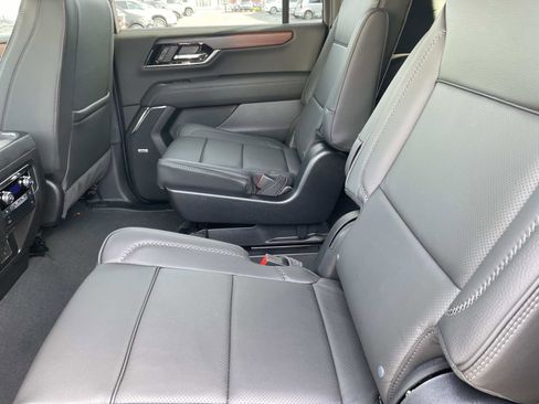 New 2026 GMC Yukon XL Denali image 24
