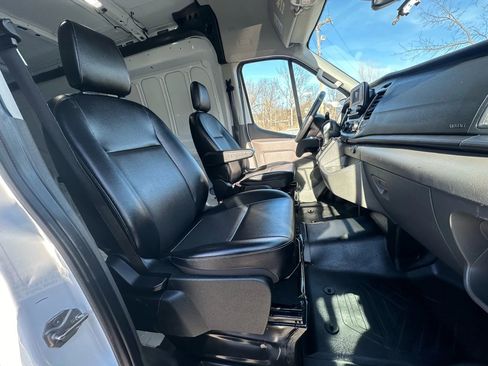 Used 2024 Ford Transit 250 Medium Roof w/LWB Van 3D image 15