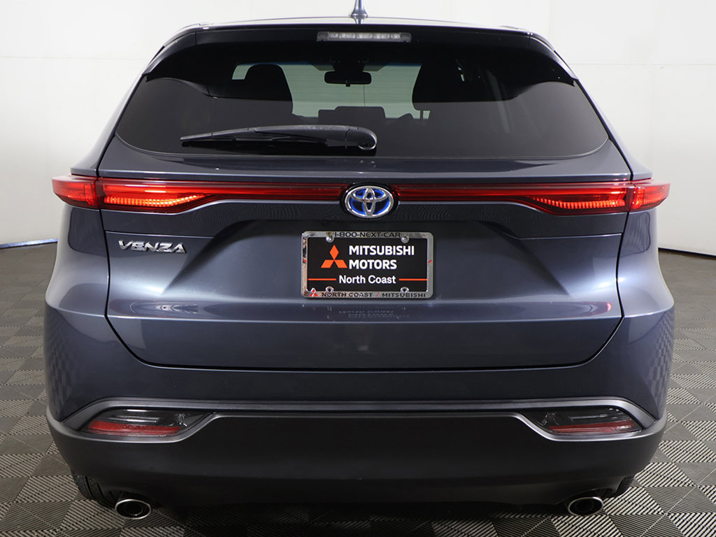 Used 2023 Toyota Venza LE AWD/4WD image 9