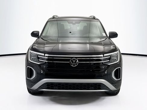 New 2026 Volkswagen Atlas Peak Edition AWD/4WD image 2