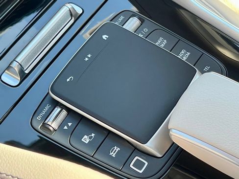 Certified 2025 Mercedes-Benz GLE 450e 4MATIC image 32