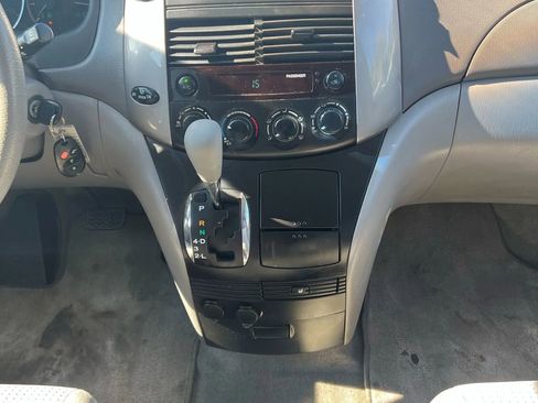 Used 2007 Toyota Sienna CE image 9