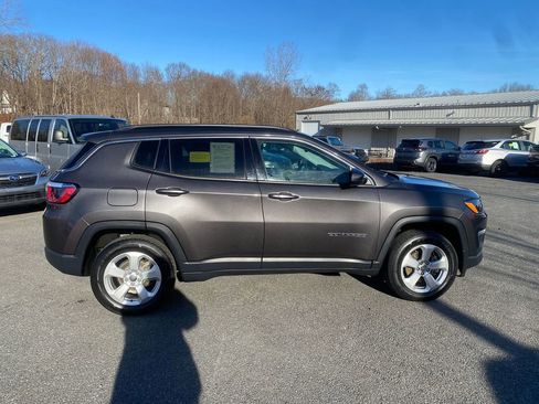 Used 2019 Jeep Compass Latitude w/ Popular Equipment Group image 4