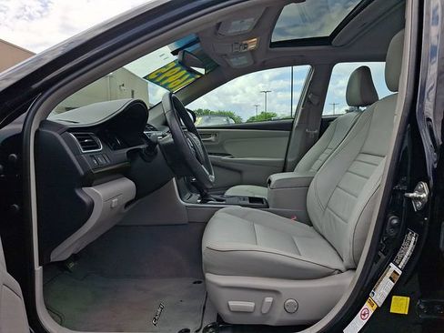 Used 2016 Toyota Camry XLE w/ Moonroof Package FWD image 13