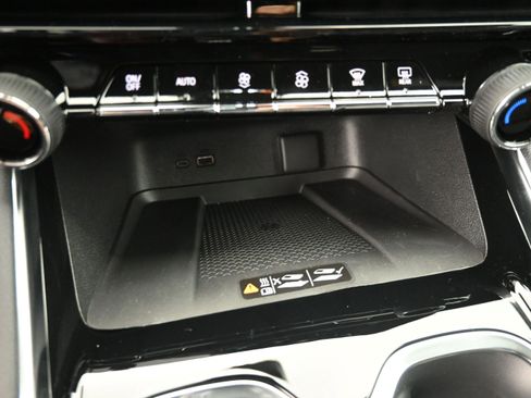 New 2026 Chevrolet Traverse LT FWD image 17
