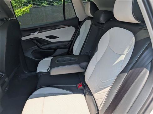 Certified 2025 Volkswagen Tiguan SE AWD/4WD image 24