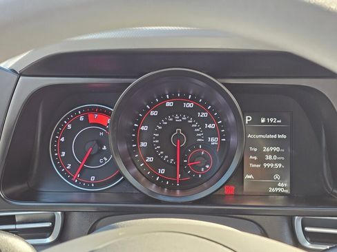 Used 2023 Hyundai Elantra SE image 19