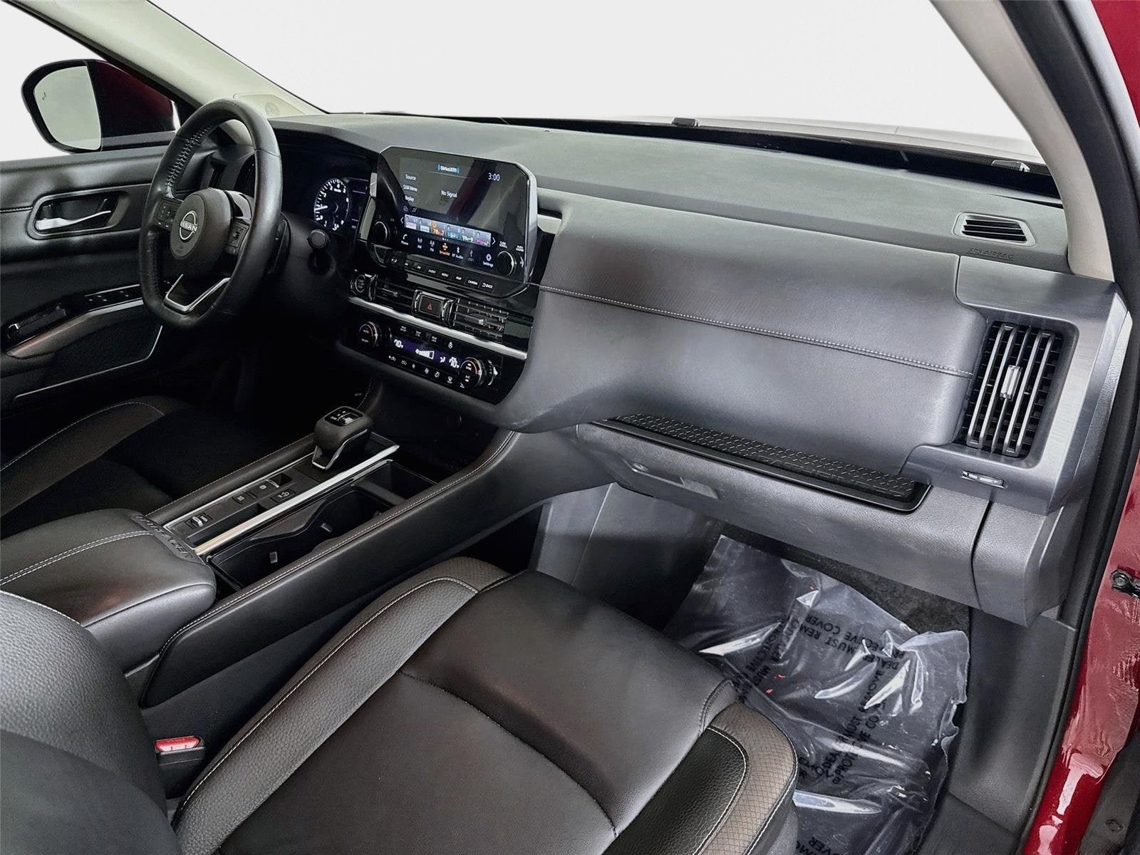 Used 2024 Nissan Pathfinder SL w/ SL Premium Package FWD image 30