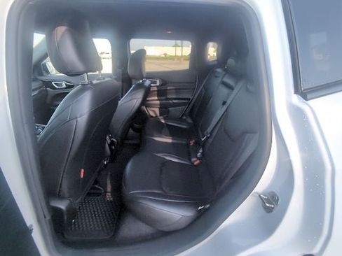 Used 2025 Jeep Compass Trailhawk AWD/4WD image 12
