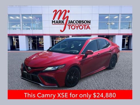 Used 2022 Toyota Camry XSE w/ Navigation Package image 1