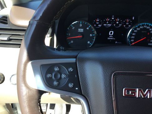 Used 2017 GMC Yukon XL SLT w/ Open Road Package AWD/4WD image 20