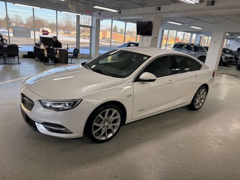 Used 2019 Buick Regal Avenir w/ Driver Confidence Package II image 6